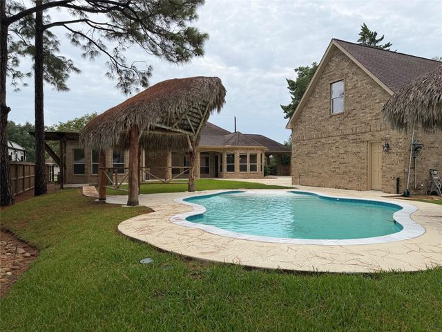 1005 Lewis Drive, Kemah, TX 77565