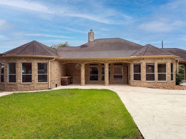 1005 Lewis Drive, Kemah, TX 77565