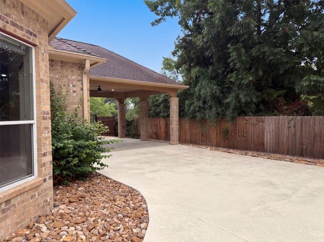 1005 Lewis Drive, Kemah, TX 77565