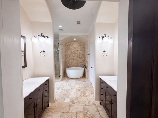 1005 Lewis Drive, Kemah, TX 77565