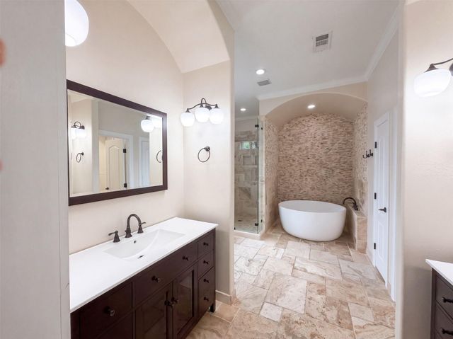 1005 Lewis Drive, Kemah, TX 77565
