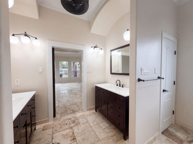 1005 Lewis Drive, Kemah, TX 77565