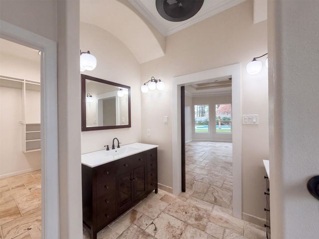 1005 Lewis Drive, Kemah, TX 77565