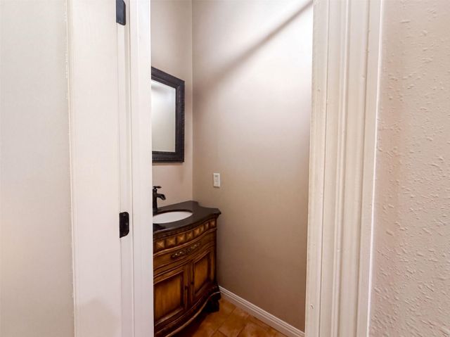 1005 Lewis Drive, Kemah, TX 77565