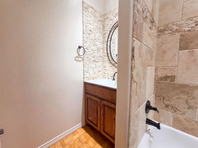 1005 Lewis Drive, Kemah, TX 77565