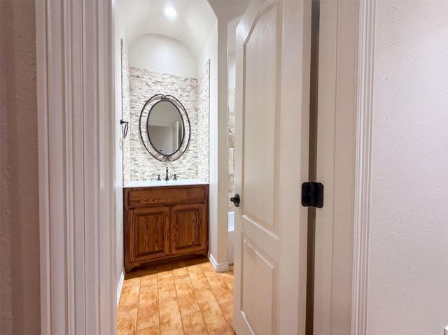 1005 Lewis Drive, Kemah, TX 77565