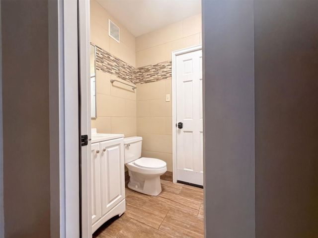 1005 Lewis Drive, Kemah, TX 77565