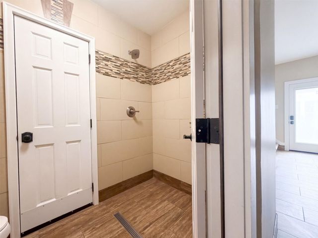 1005 Lewis Drive, Kemah, TX 77565