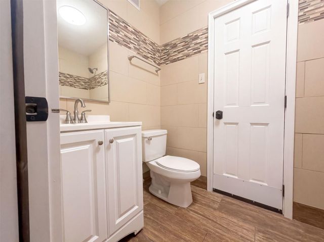 1005 Lewis Drive, Kemah, TX 77565