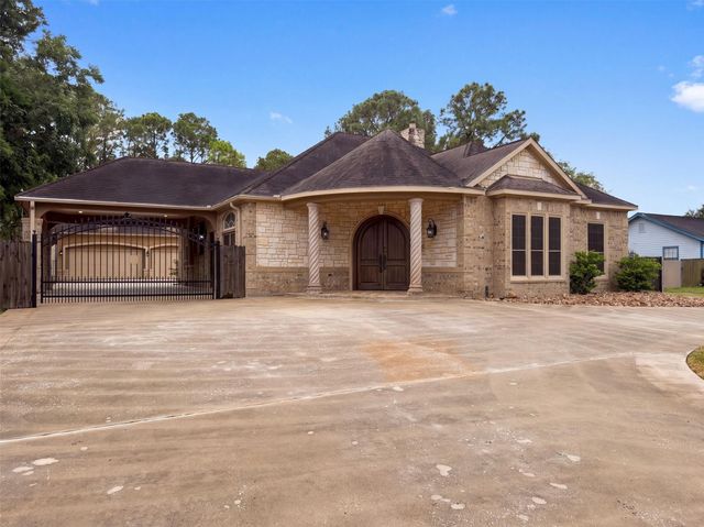 1005 Lewis Drive, Kemah, TX 77565