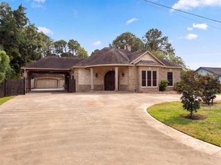 1005 Lewis Drive, Kemah, TX 77565