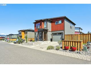 1250 29TH St, Hood River, OR 97031