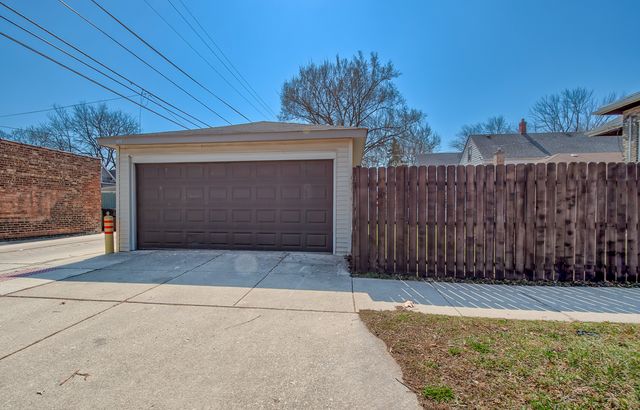 1301 Oak Park Avenue, Berwyn, IL 60402