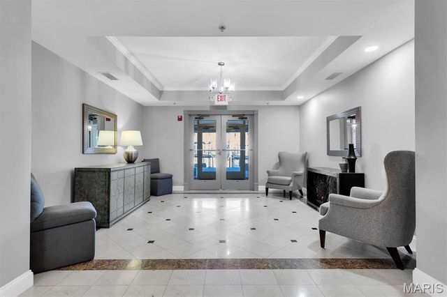 540 N And South Road 105, St Louis, MO 63130