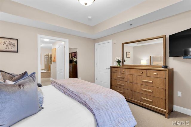 540 N And South Road 105, St Louis, MO 63130