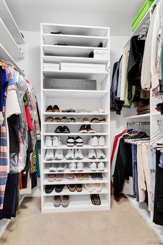 540 N And South Road 105, St Louis, MO 63130