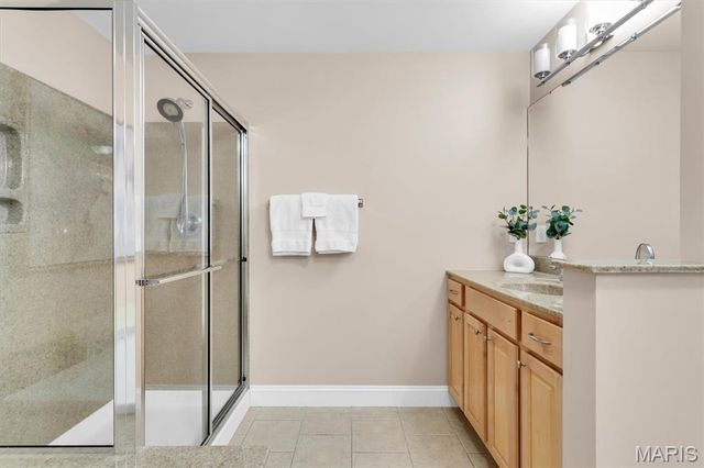 540 N And South Road 105, St Louis, MO 63130