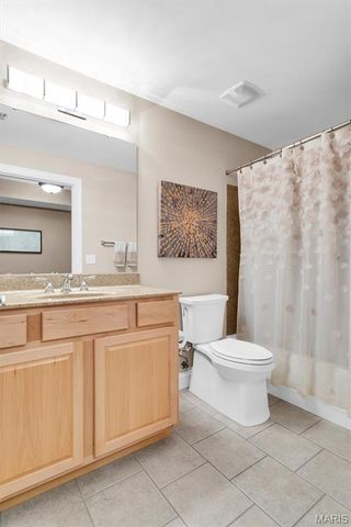 540 N And South Road 105, St Louis, MO 63130