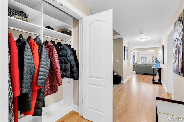 540 N And South Road 105, St Louis, MO 63130