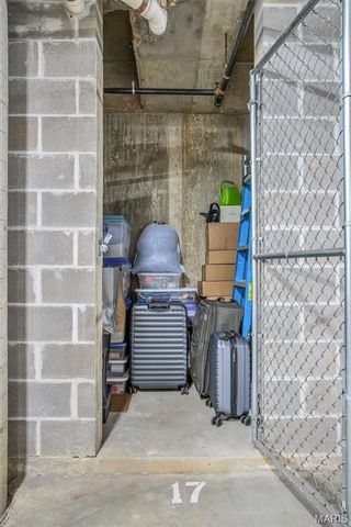 540 N And South Road 105, St Louis, MO 63130