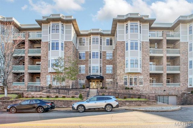 540 N And South Road 105, St Louis, MO 63130