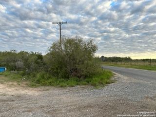 000 CHRISTINE RD, Jourdanton, TX 78026