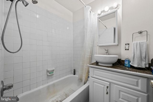 211 MADEIRA ST, Baltimore, MD 21231