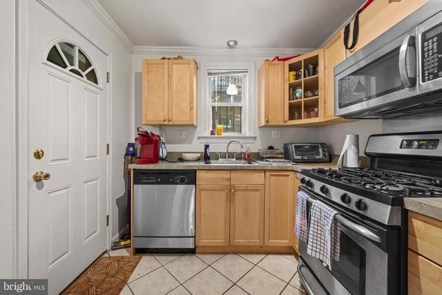 211 MADEIRA ST, Baltimore, MD 21231