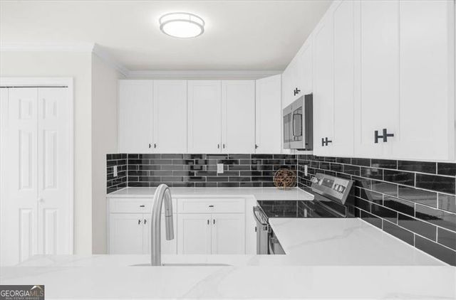 280 Winding River Road E, Sandy Springs, GA 30350