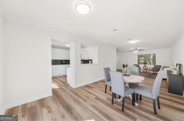 280 Winding River Road E, Sandy Springs, GA 30350