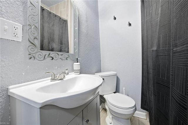 1038 24th ST, Newport News, VA 23607