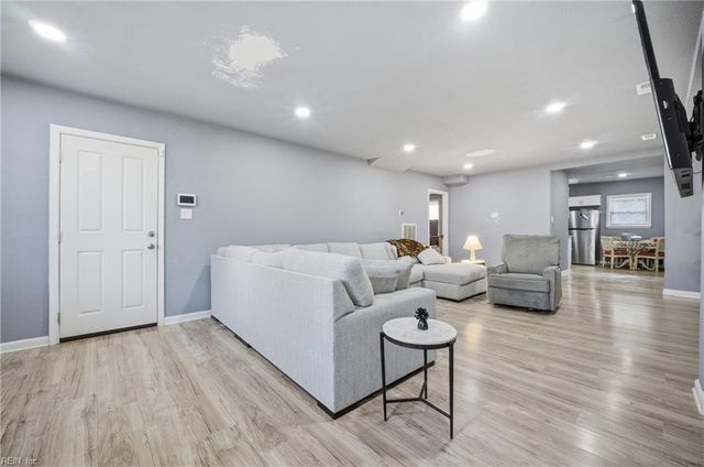 1038 24th ST, Newport News, VA 23607