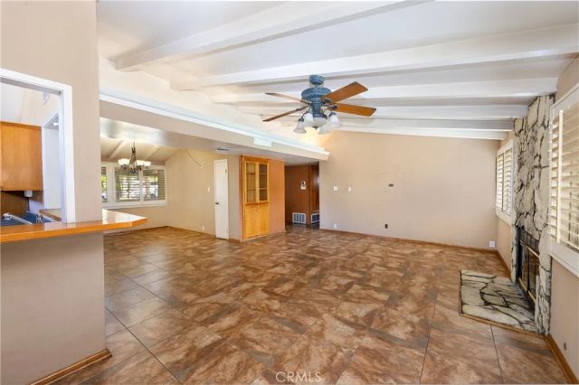 19760 Victory, Woodland Hills, CA 91367