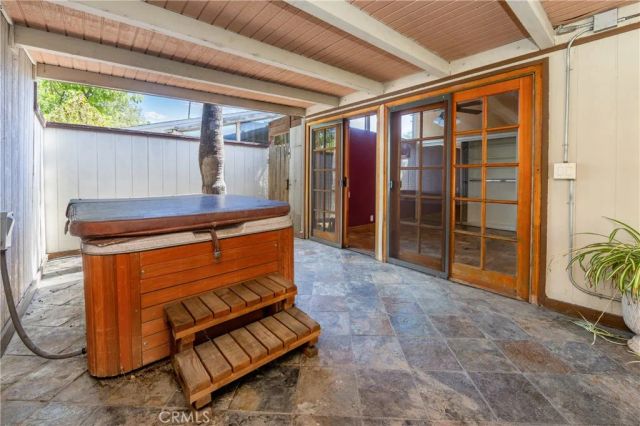 19760 Victory, Woodland Hills, CA 91367