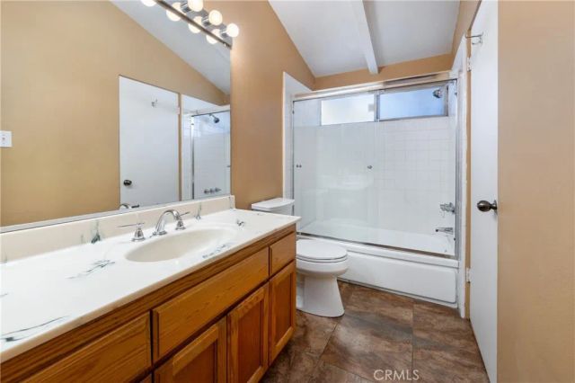 19760 Victory, Woodland Hills, CA 91367