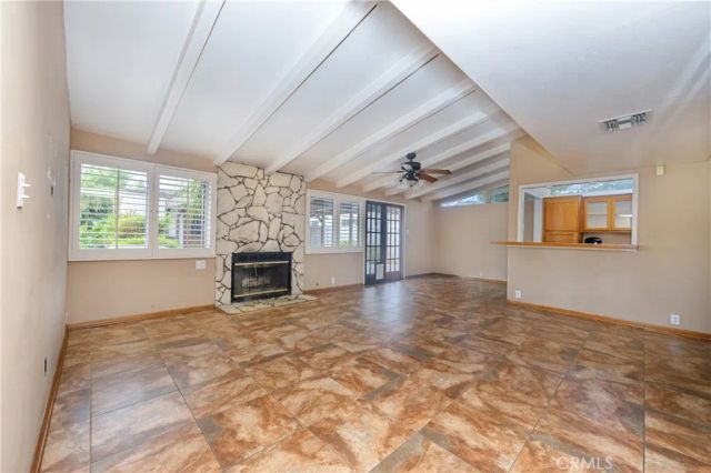 19760 Victory, Woodland Hills, CA 91367