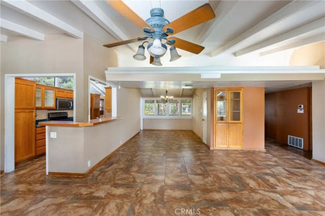 19760 Victory, Woodland Hills, CA 91367