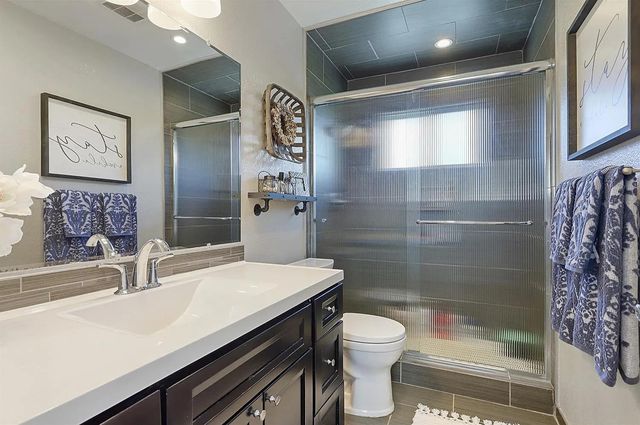 18393 Paradise Rd, Tracy, CA 95304