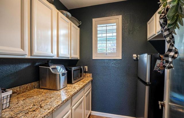 18393 Paradise Rd, Tracy, CA 95304