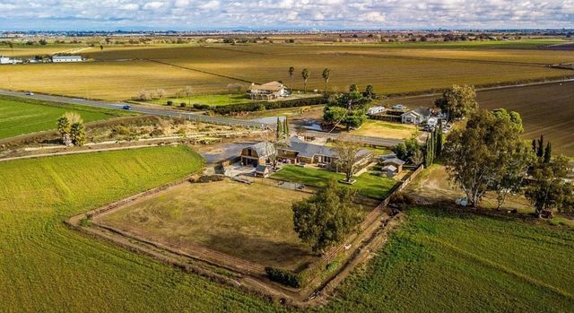 18393 Paradise Rd, Tracy, CA 95304