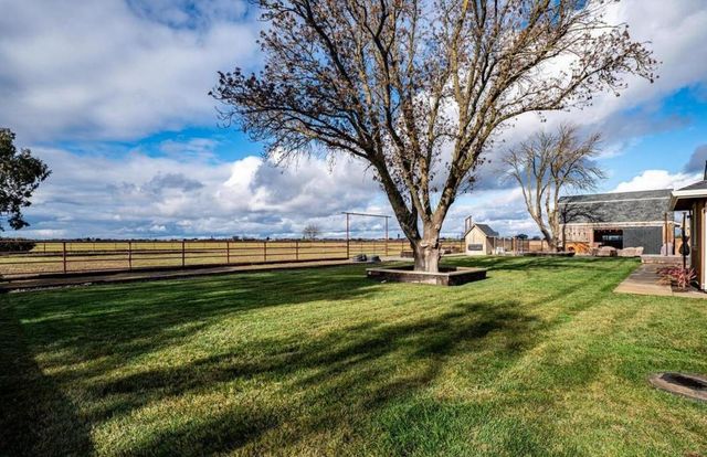 18393 Paradise Rd, Tracy, CA 95304