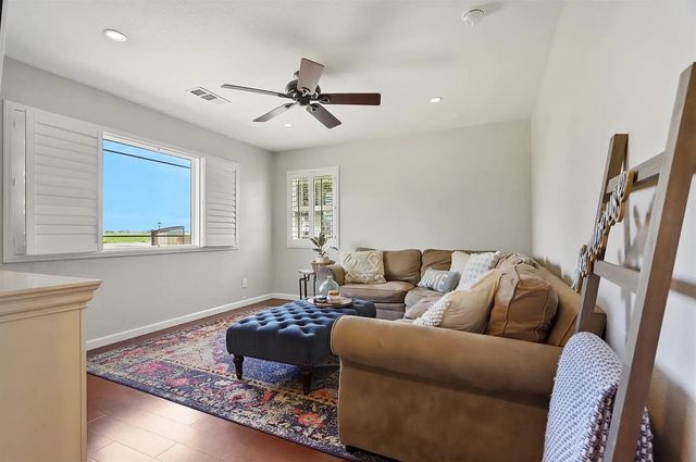 18393 Paradise Rd, Tracy, CA 95304