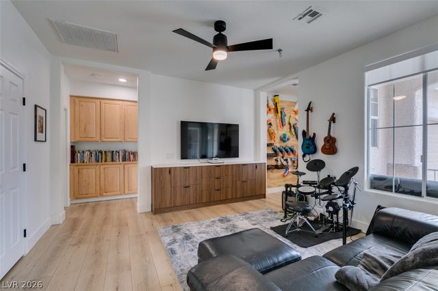 7210 Shallowford Avenue, Las Vegas, NV 89131