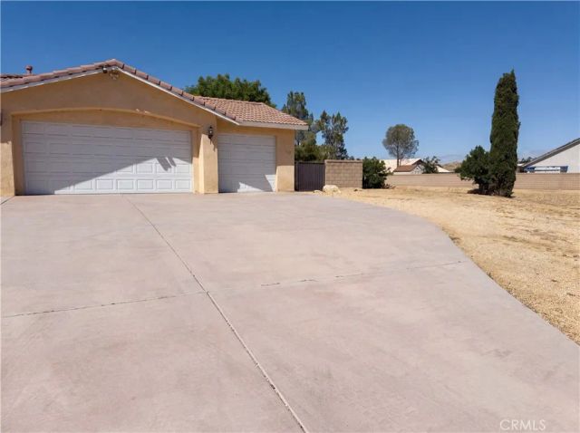15358 Lookout, Apple Valley, CA 92307