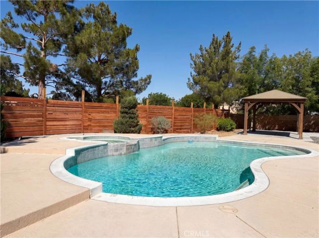 15358 Lookout, Apple Valley, CA 92307