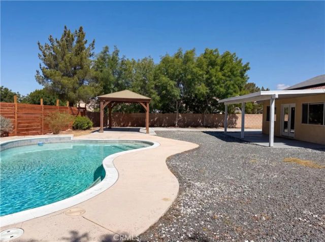 15358 Lookout, Apple Valley, CA 92307