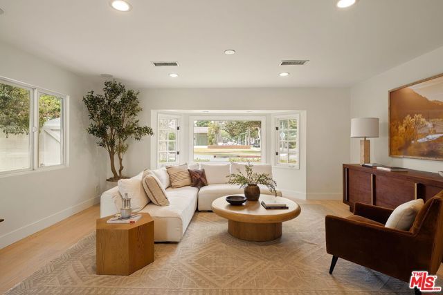 3200 Stoner Avenue, Los Angeles, CA 90066