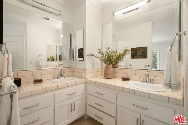 3200 Stoner Avenue, Los Angeles, CA 90066