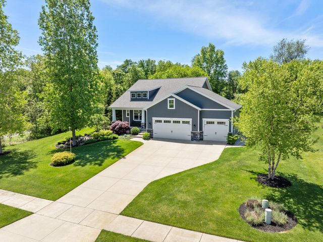 9579 Arrowcrest Drive, Rockford, MI 49341
