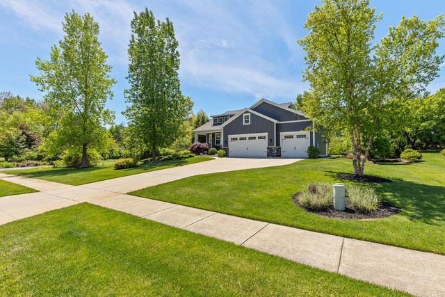 9579 Arrowcrest Drive, Rockford, MI 49341